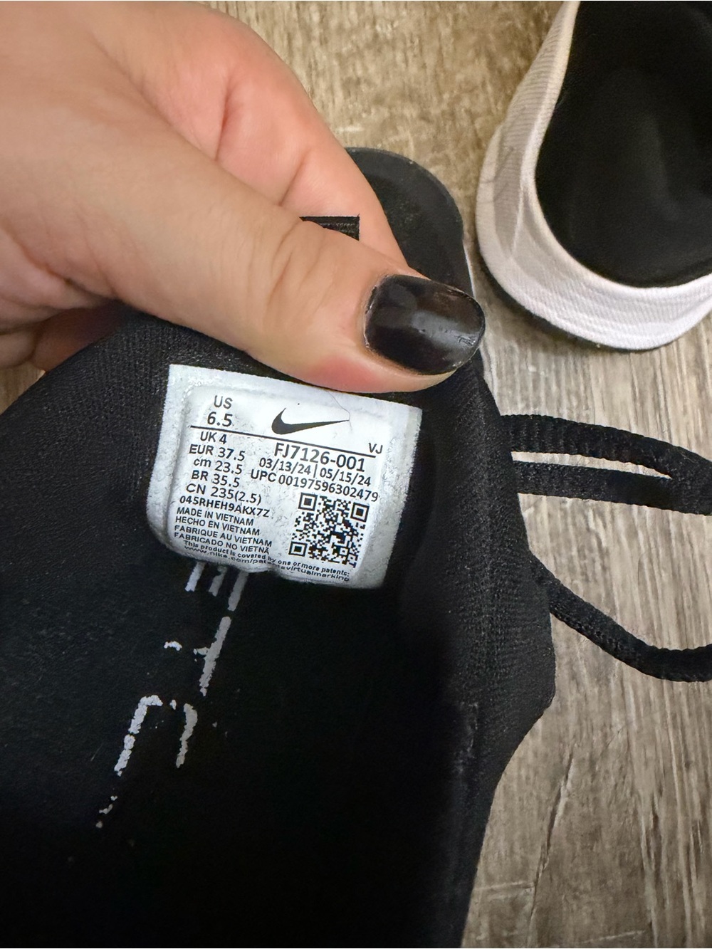 Nike Black and White Metcon Trainers - Picture 6 of 6